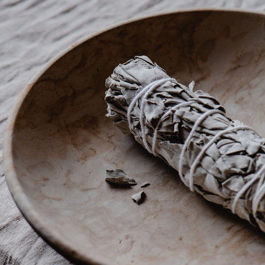 Découvrez le pouvoir des rituels de purification pour une vie équilibrée